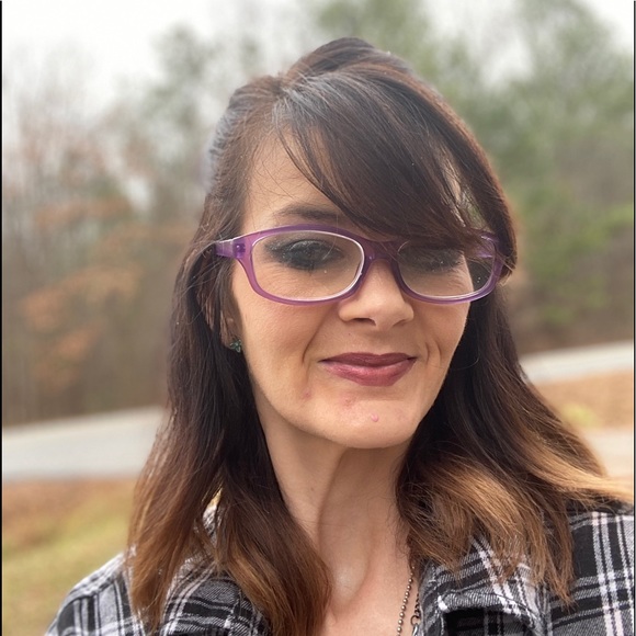 Meet your Posher, Shannon - Picture 1 of 1